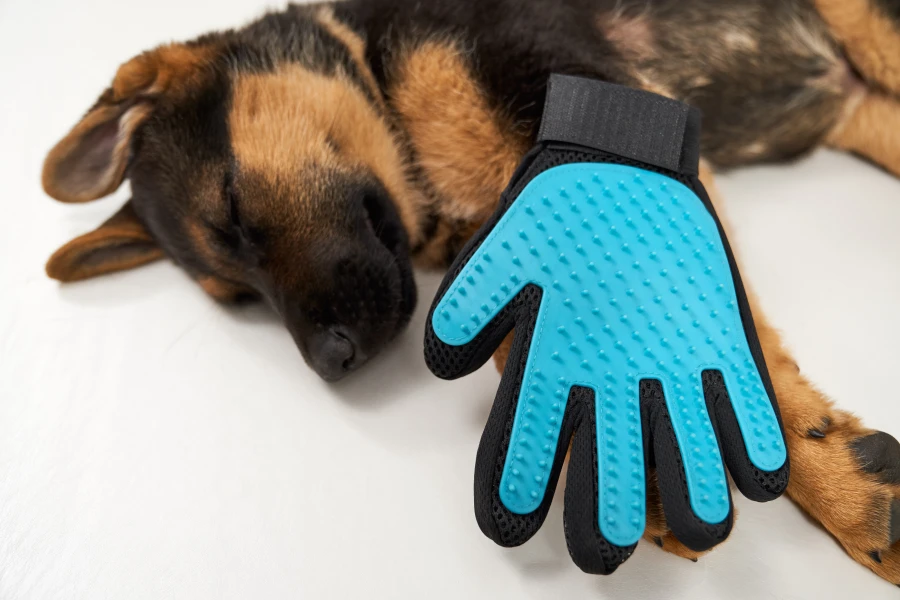 Dog Grooming Mitt for Loose Fur Removal